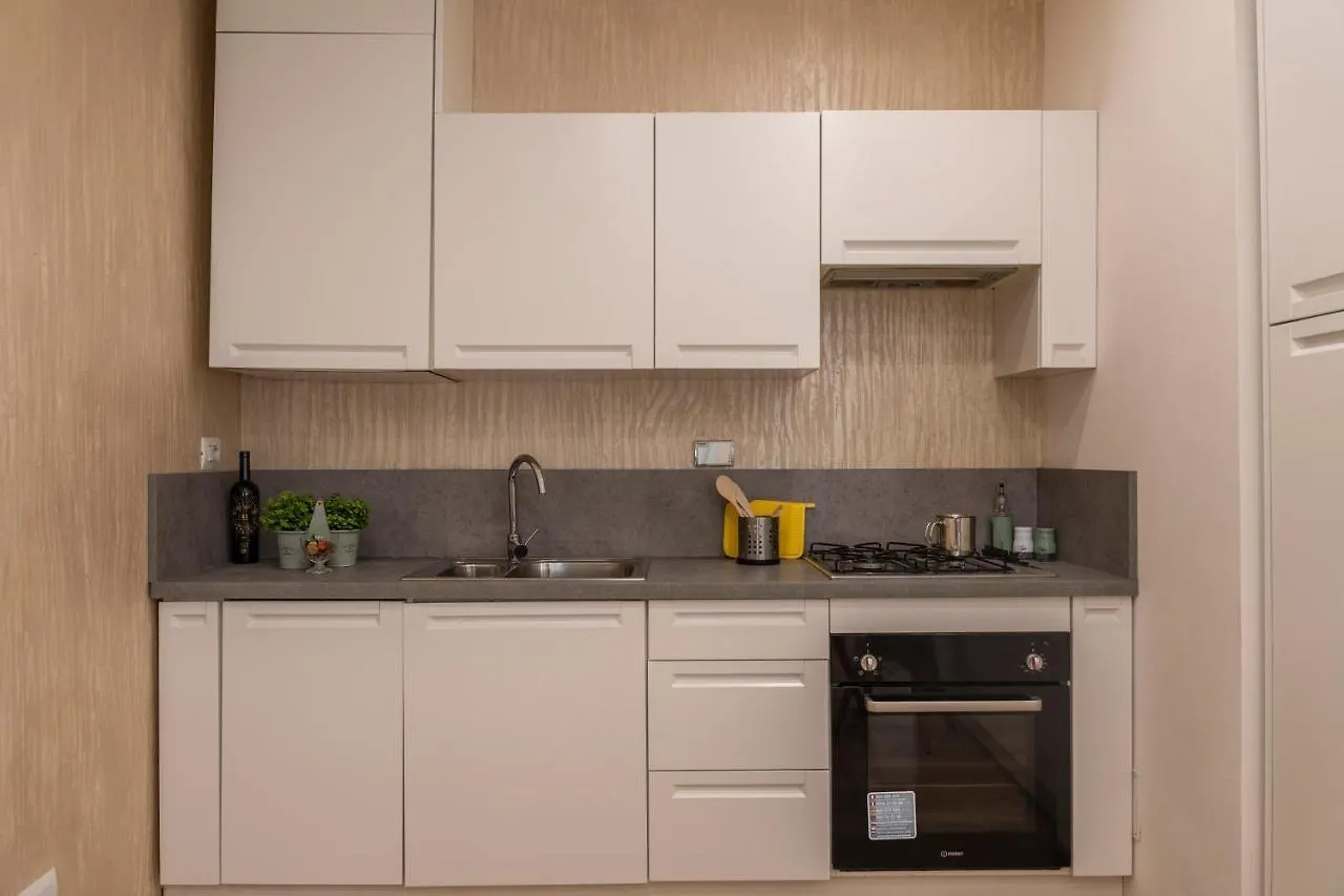 Door22 - Apartment In S. Lorenzo فلورنس